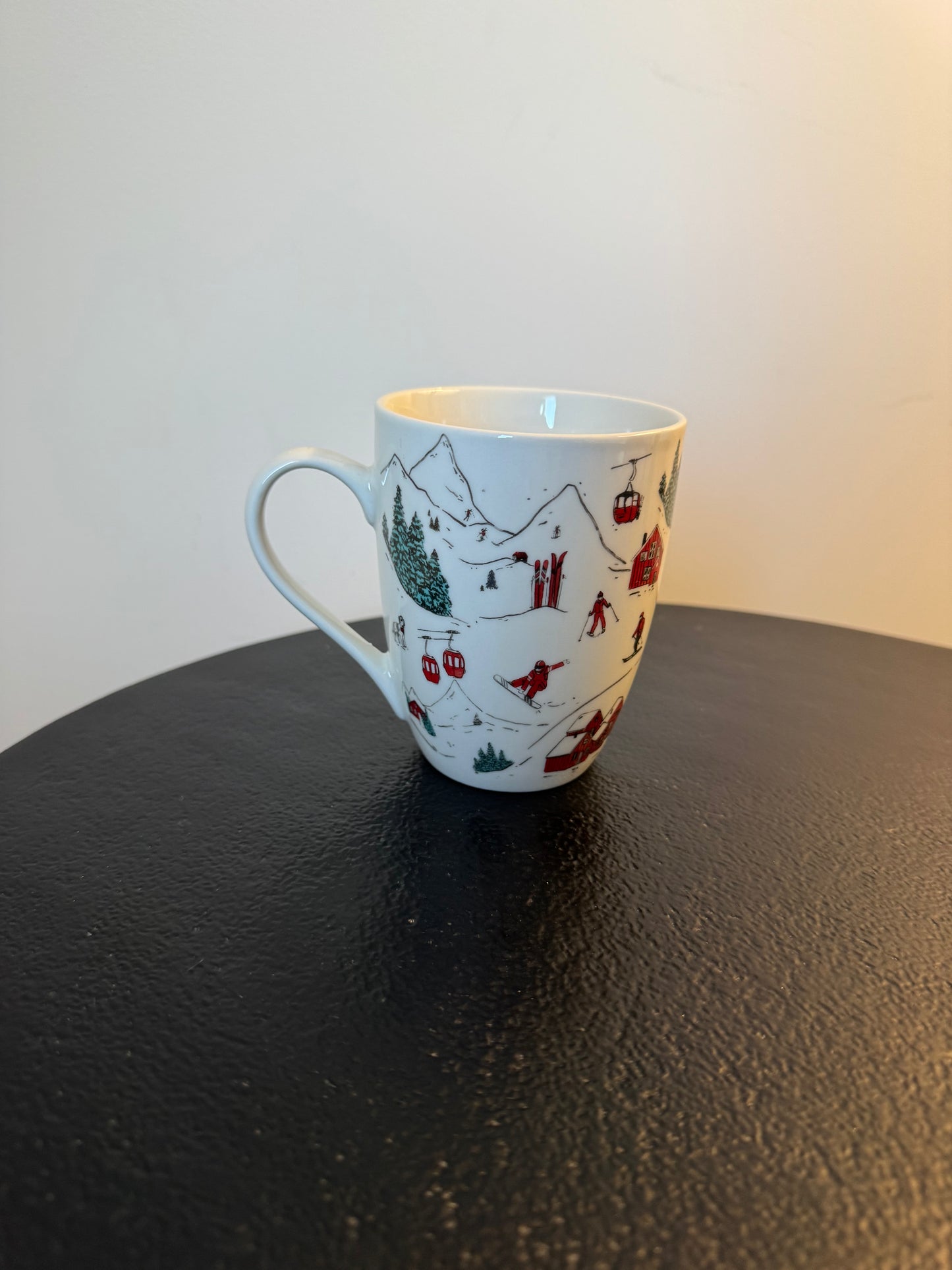 Set de 2 mugs en porcelaine motif « Station de Ski » (H11 cm) — Amadeus