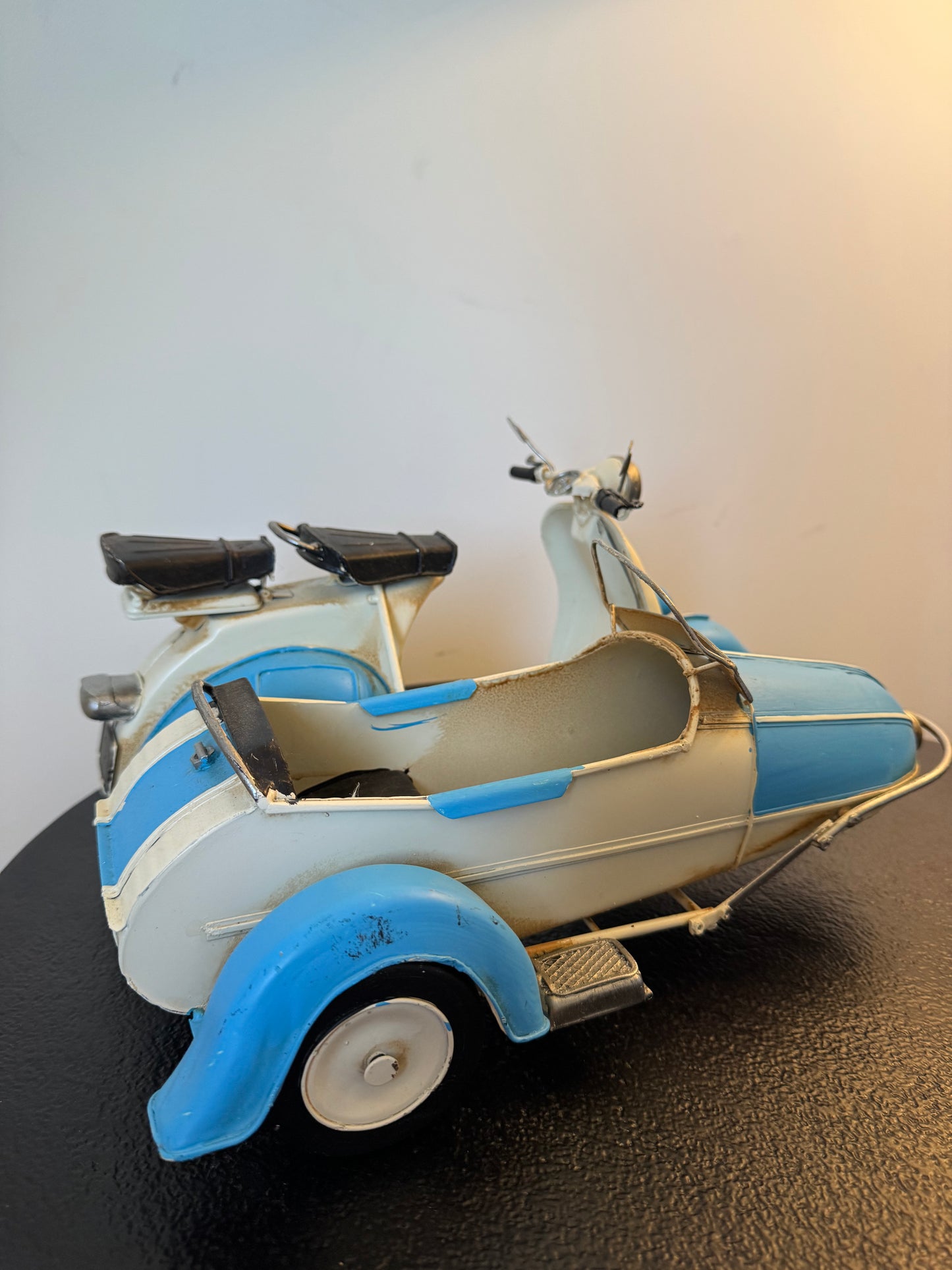 Side-car rétro en métal bleu et jaune — Objet de décoration rétro neuf