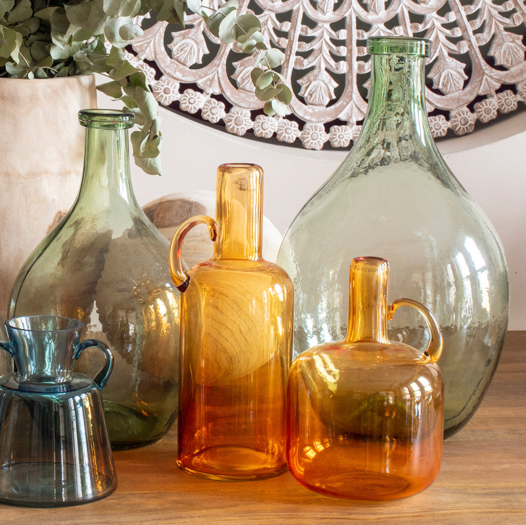 Vase bouteille en verre ambré avec anse — Style rétro vintage (H 32 cm)