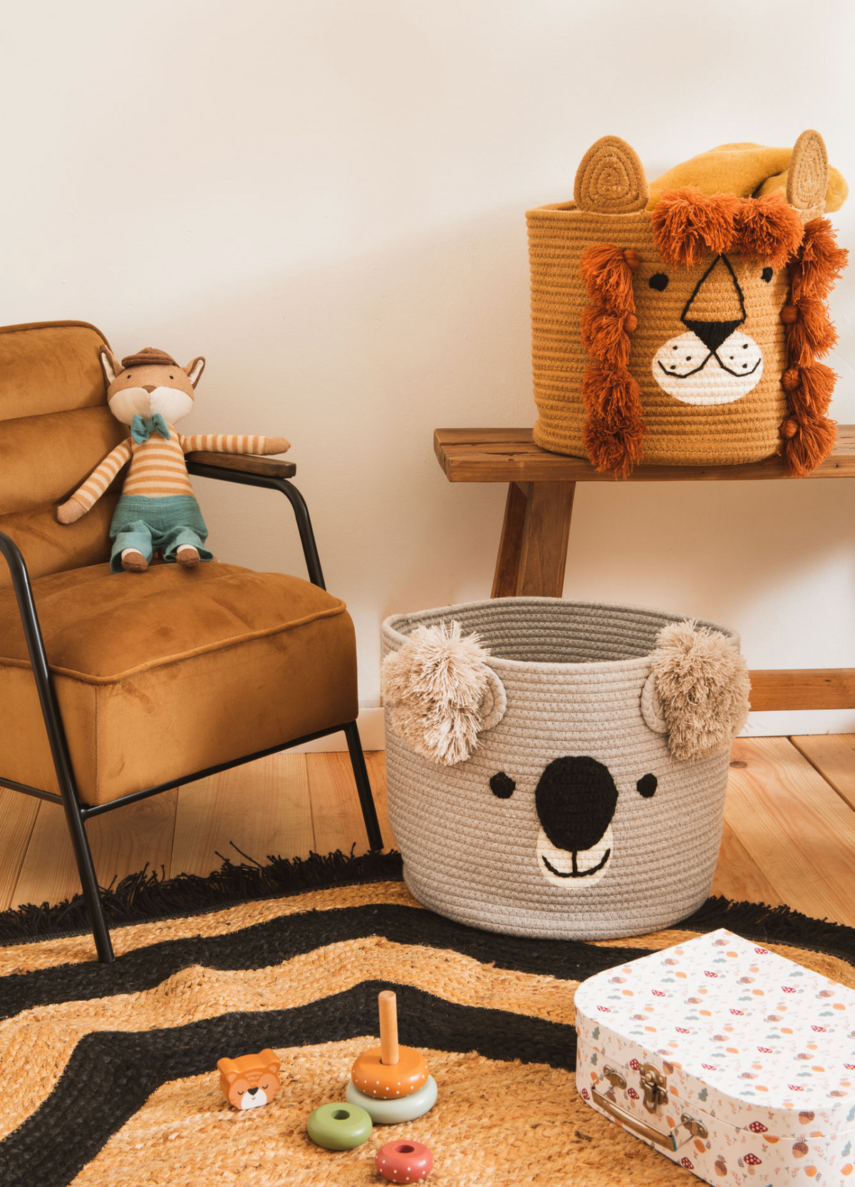 Fauteuil enfant en velours marron Hutch — Amadeus (Style scandinave & contemporain)
