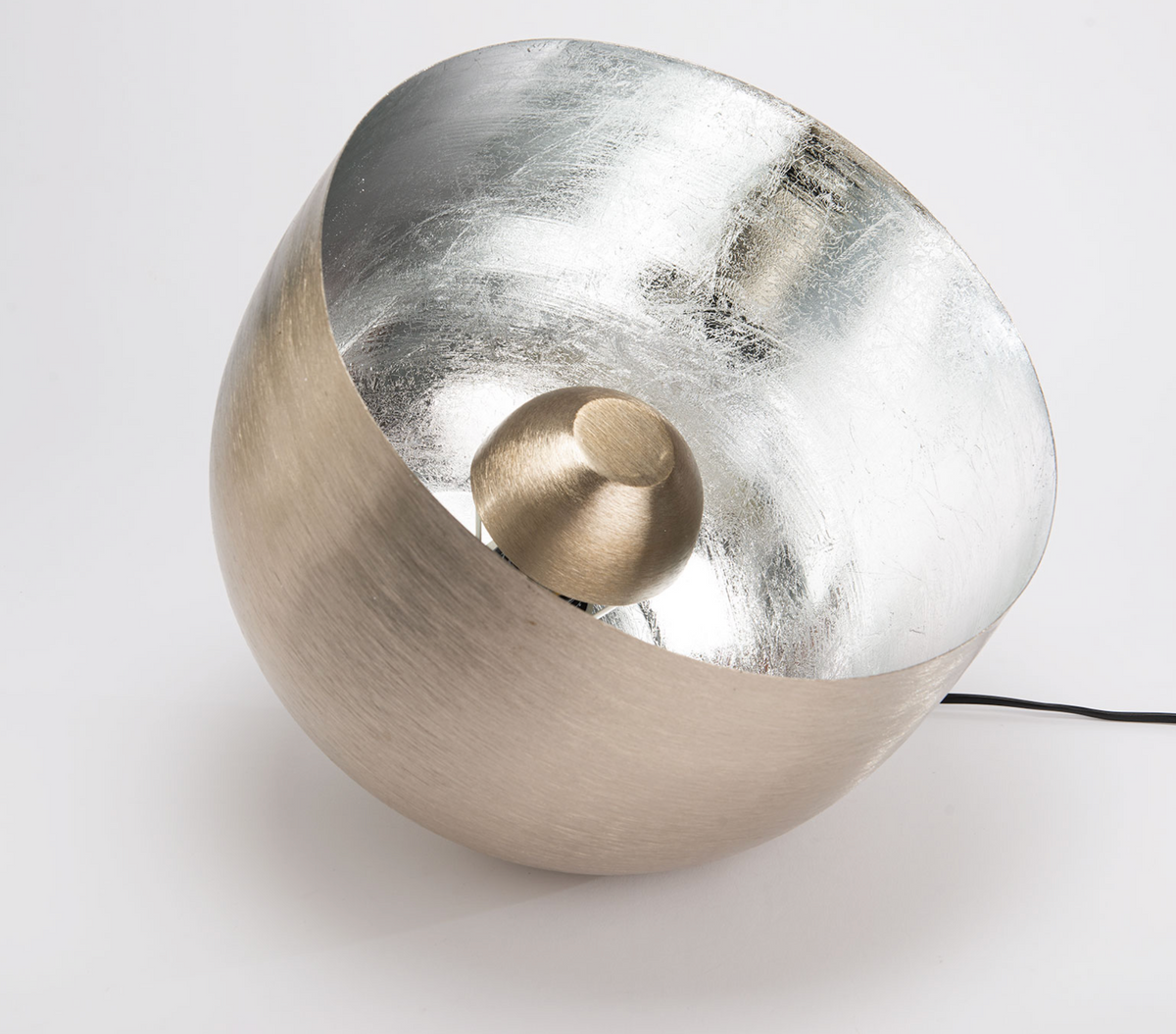Lampe de sol boule en aluminium et fer argenté — Amadeus