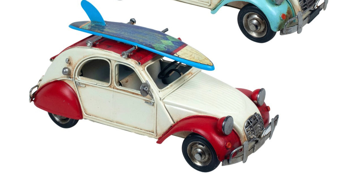 Voiture rétro en métal avec planche de surf — Objet de décoration rétro neuf