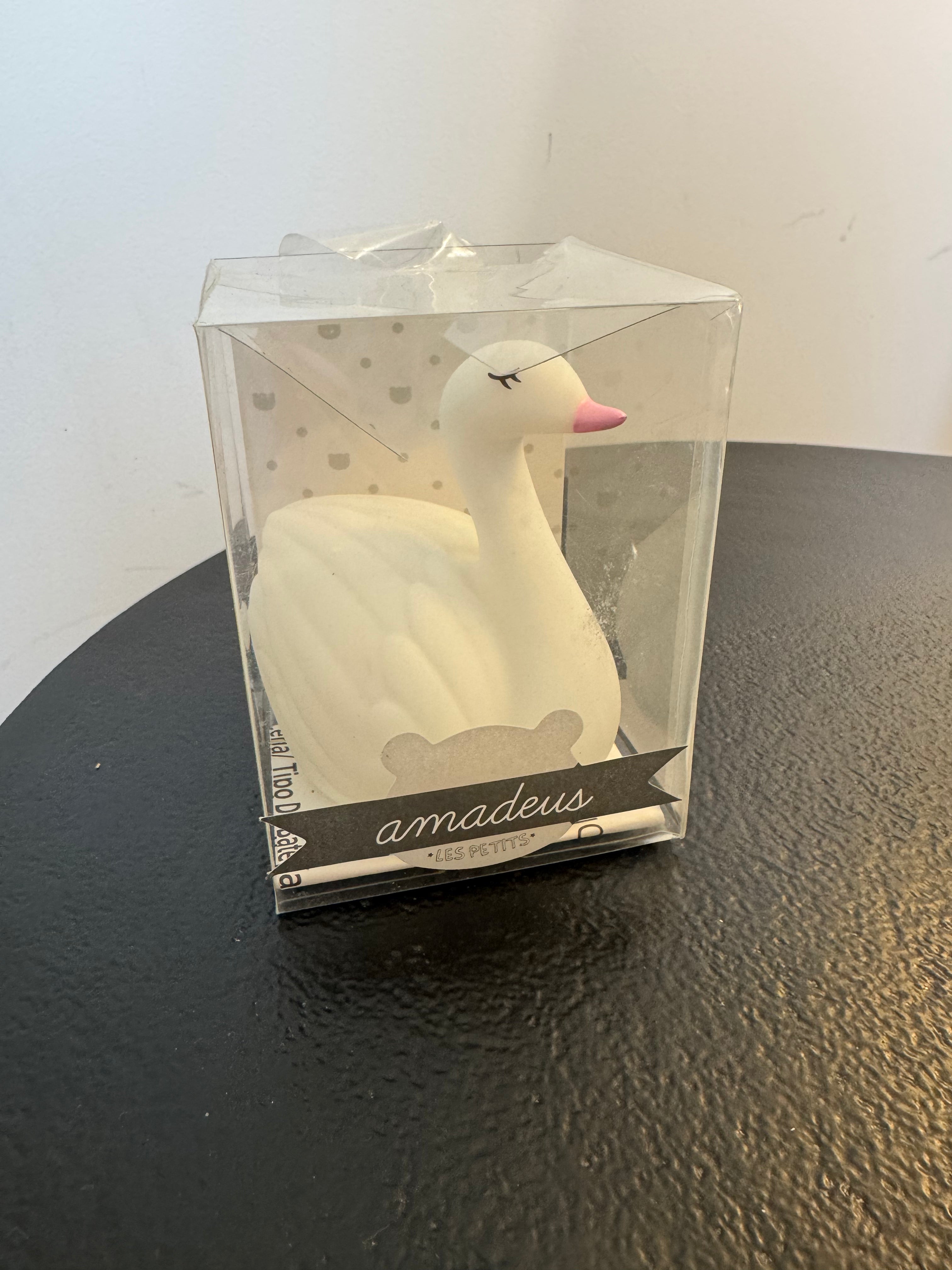 Veilleuse LED Cygne — Amadeus Les Petits (H 9 cm)
