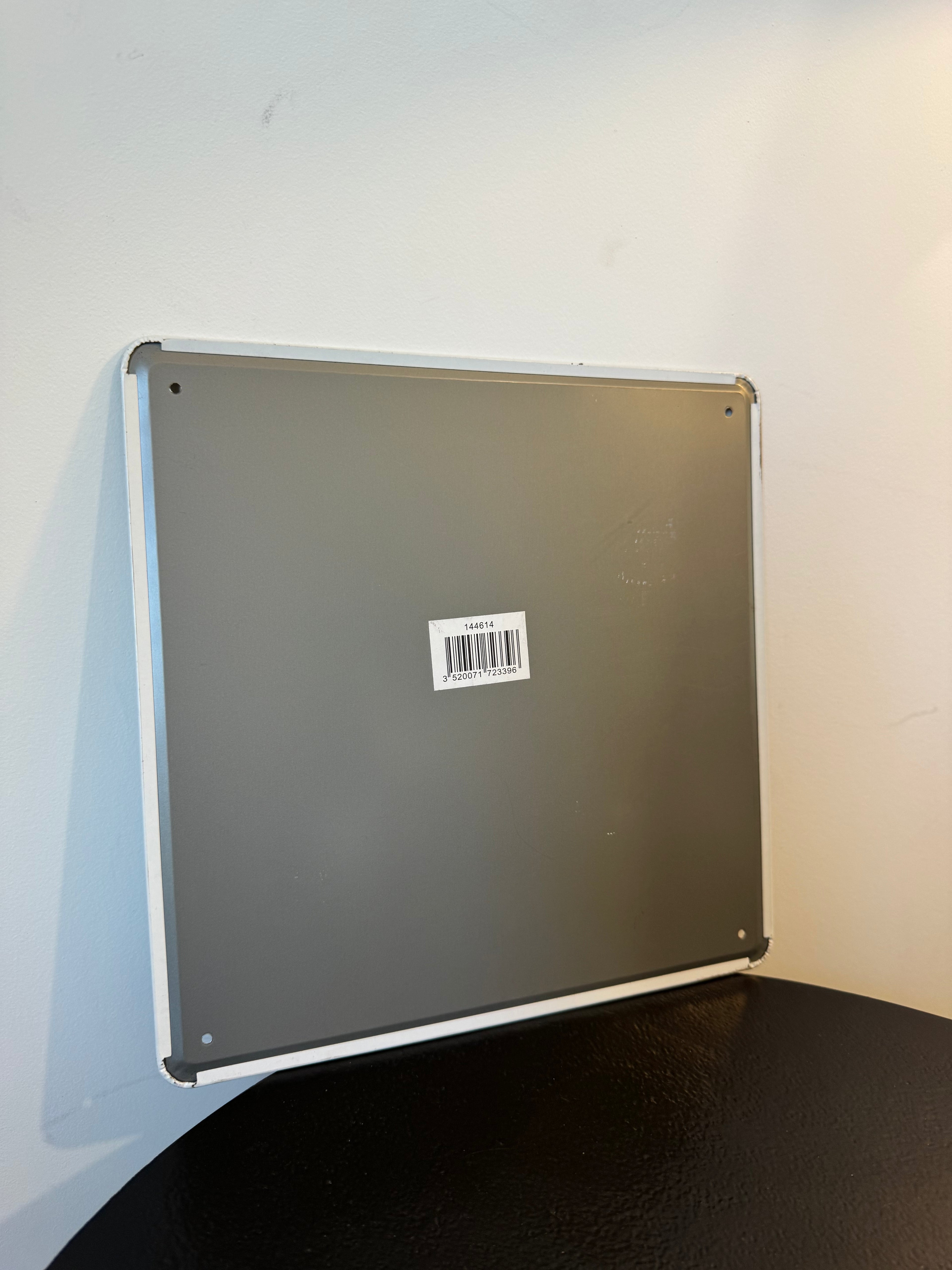 Plaque métallique rétro carrée « Camera 1965 » (25 × 25 cm)