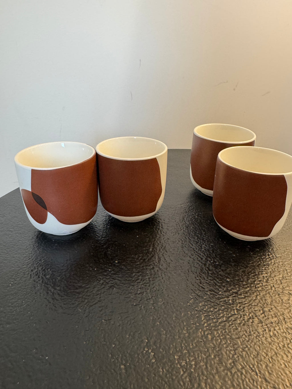 Set de 2 tasses à café en céramique motifs abstraits (H 6,5 cm)