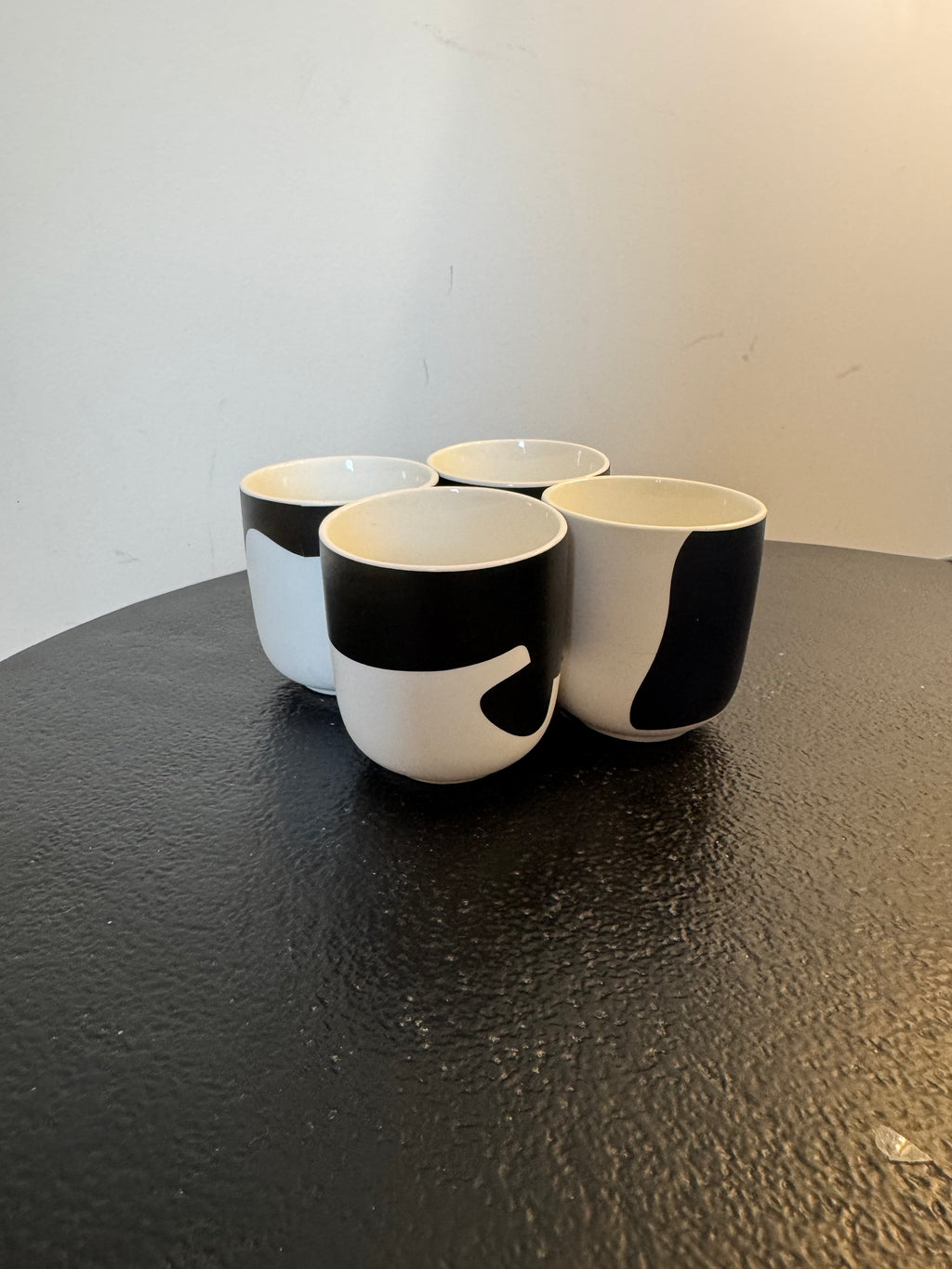 Set de 2 tasses à café en céramique motifs abstraits (H 6,5 cm)