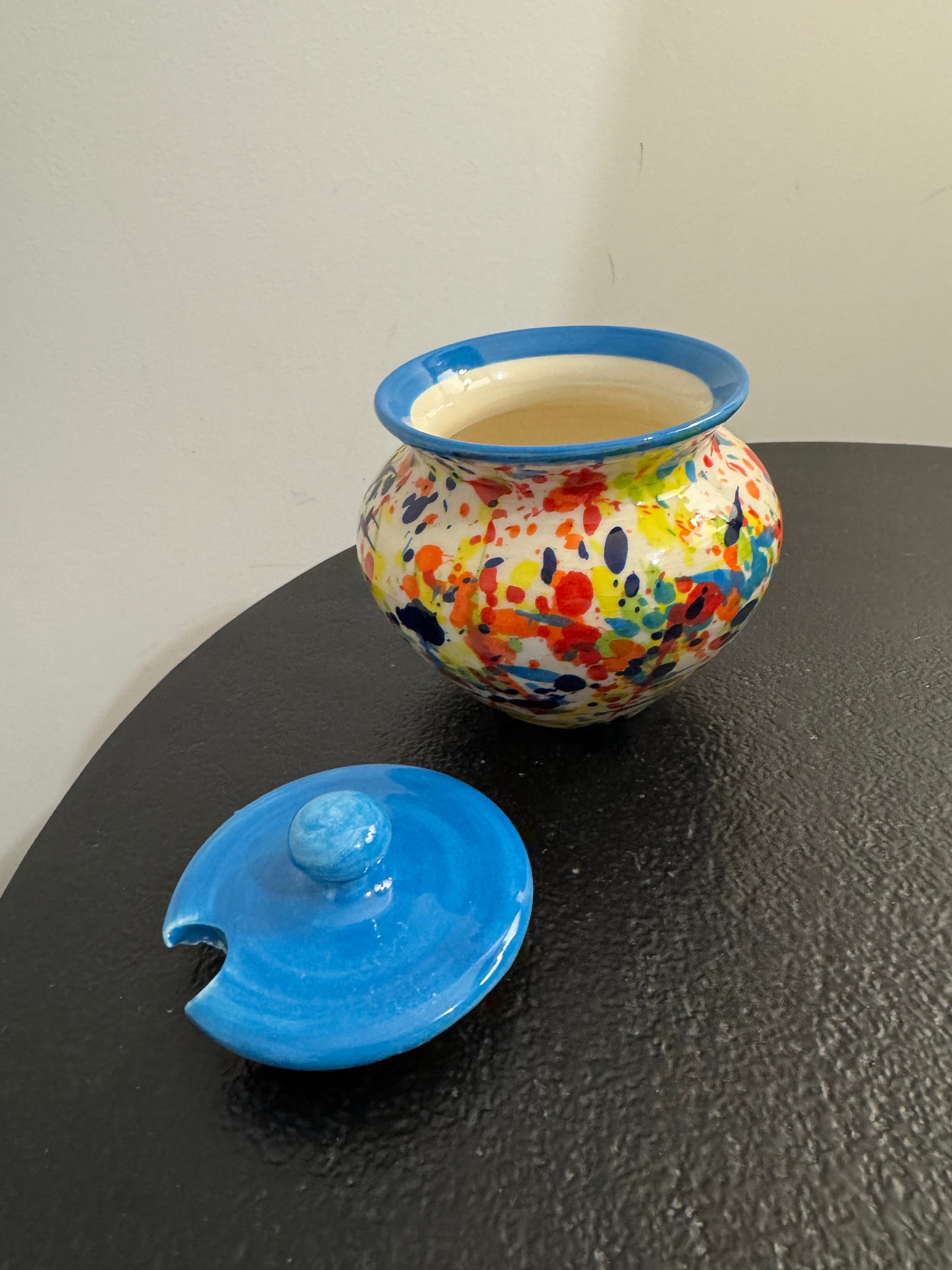 Sucrier en céramique avec couvercle motif moucheté multicolore (H 11 cm)