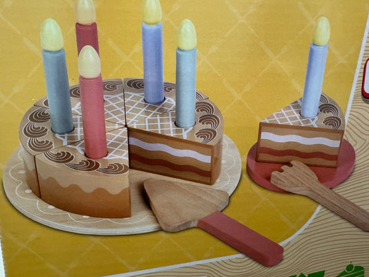 Gâteau d'anniversaire à découper en bois (16 pièces)