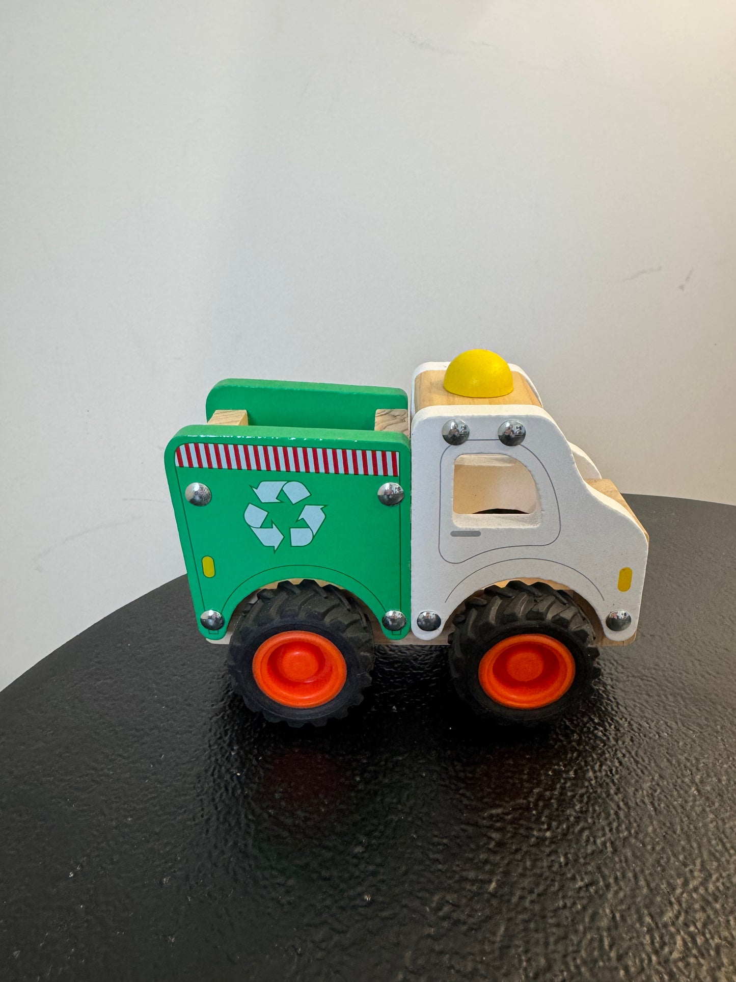 Camion poubelle et recyclage en bois FSC — ZD Trading