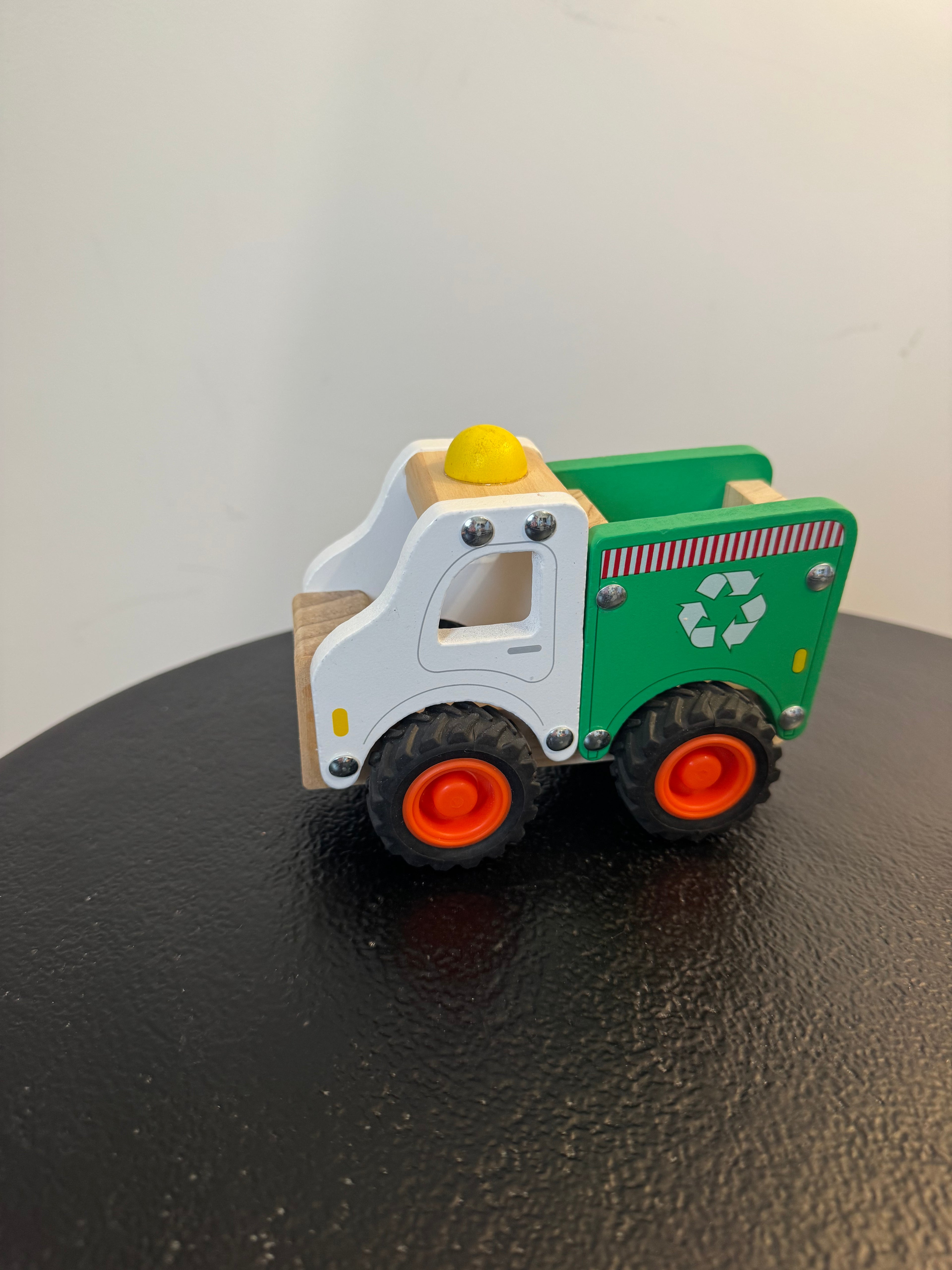 Camion poubelle et recyclage en bois FSC — ZD Trading