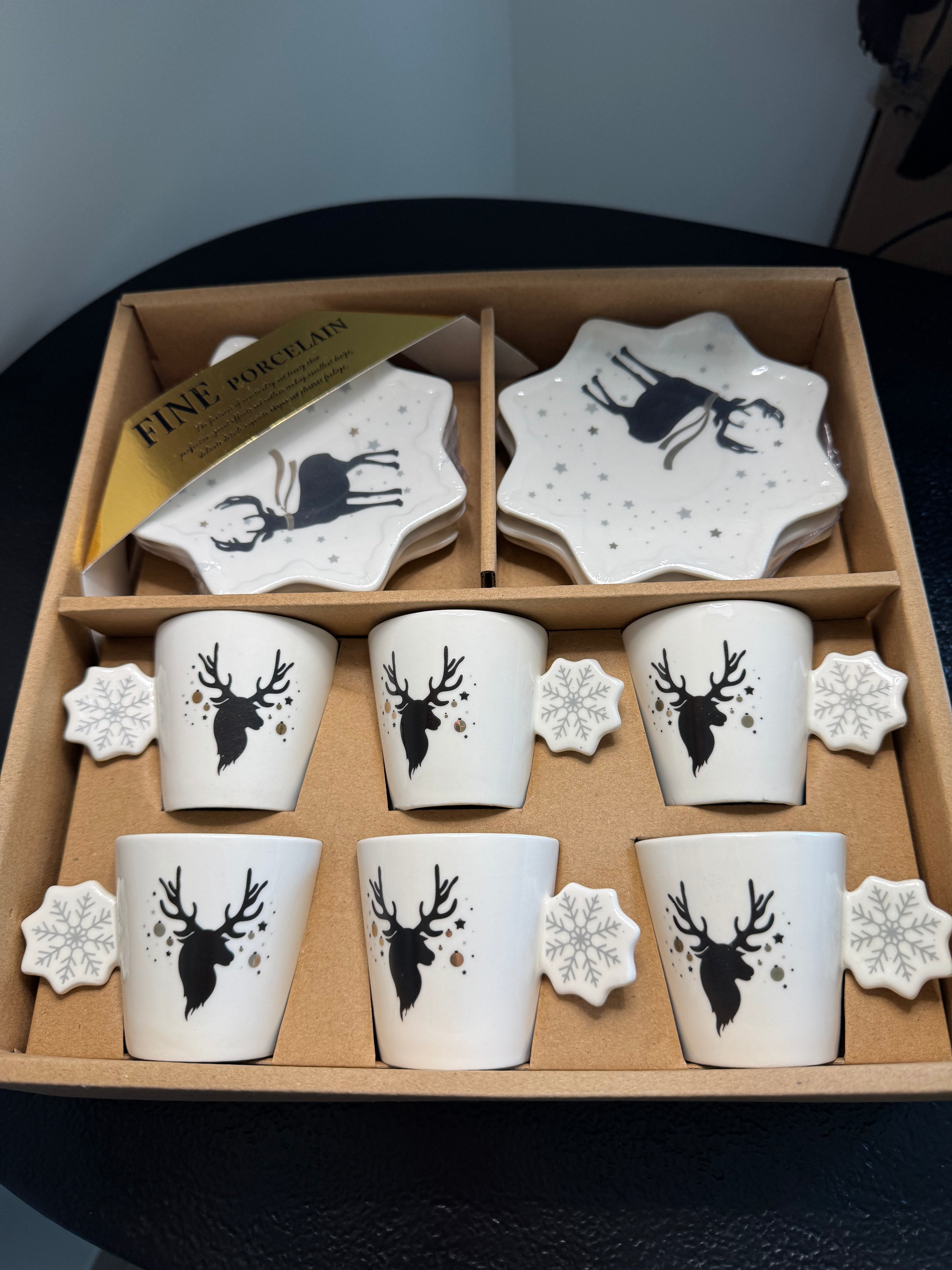 Coffret 6 tasses à café et sous-tasses étoile en porcelaine motif Cerf — Hoff Interieur