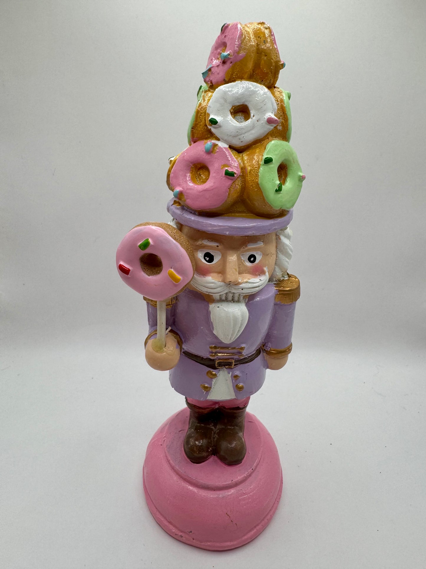 Statuette Casse-Noisette Gourmand Pyramide de Donuts (H 17 cm) — Hoff Interieur