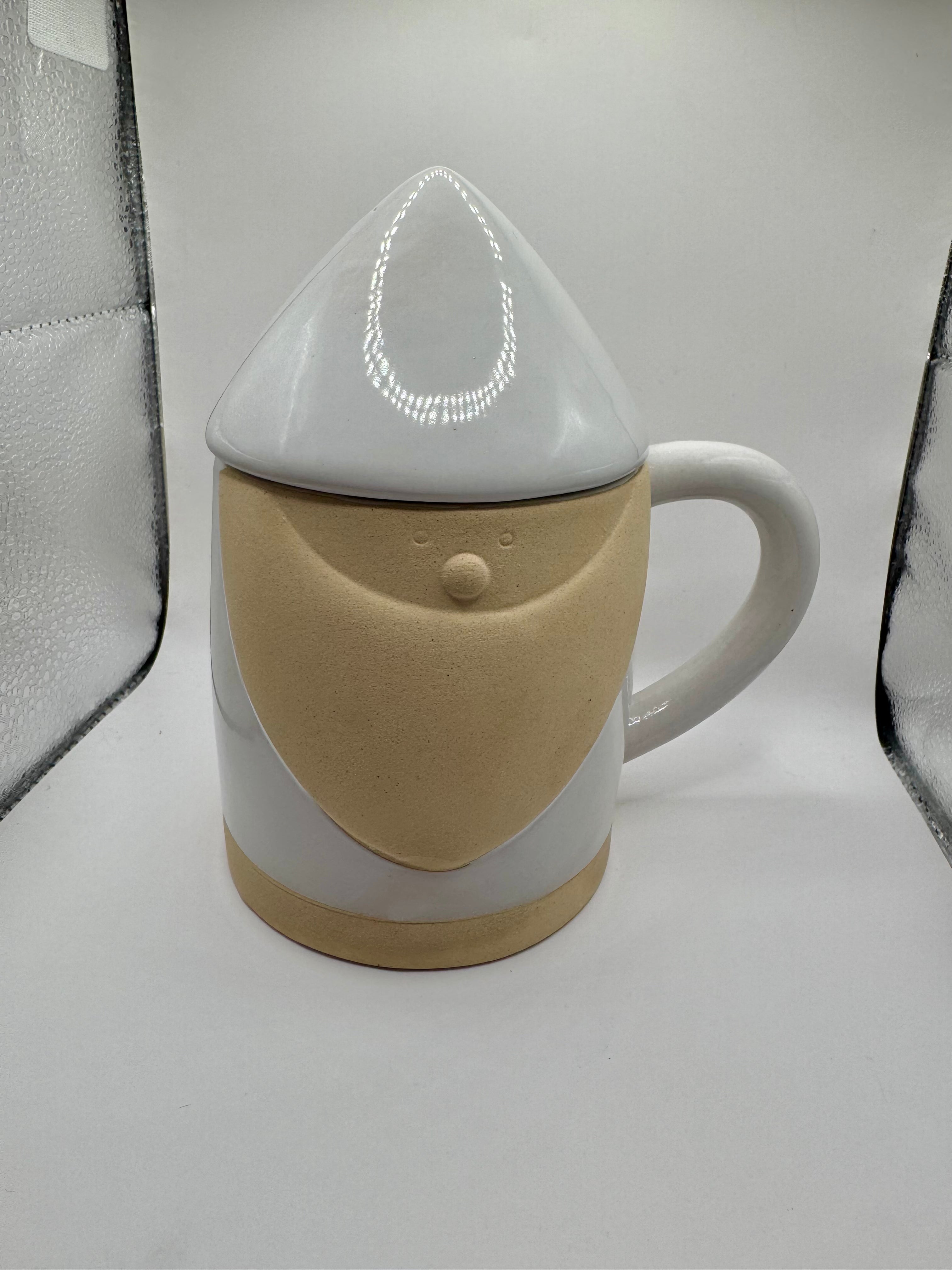 Grande tasse avec couvercle Lutin de Noël en céramique — Hoff Interieur (À l'unité)