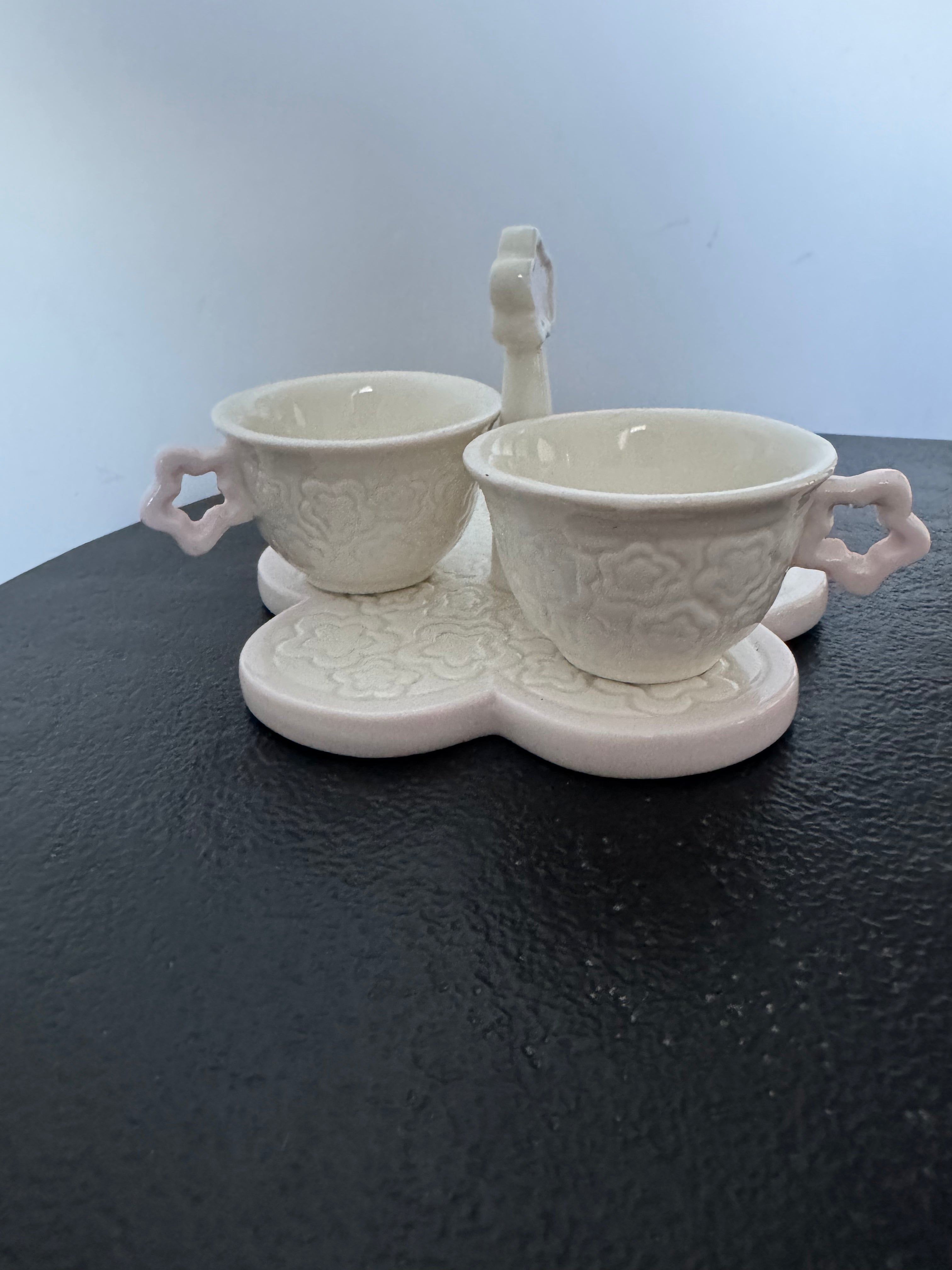 Duo de tasses à espresso avec présentoir fleur en céramique peinte à la main — 14zero3 (Art From Italy)
