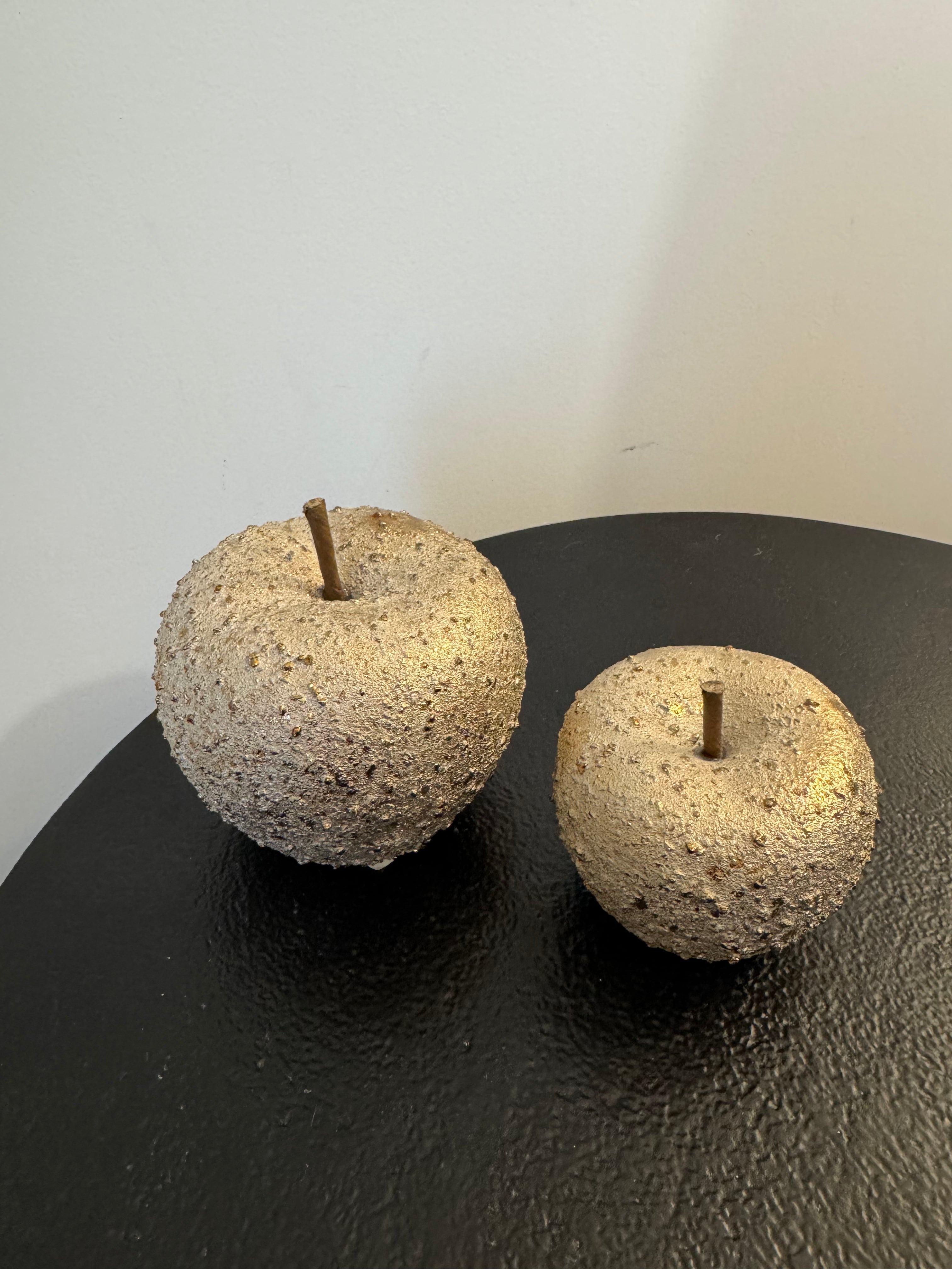 Set de 2 pommes décoratives texturées dorées — Amadeus