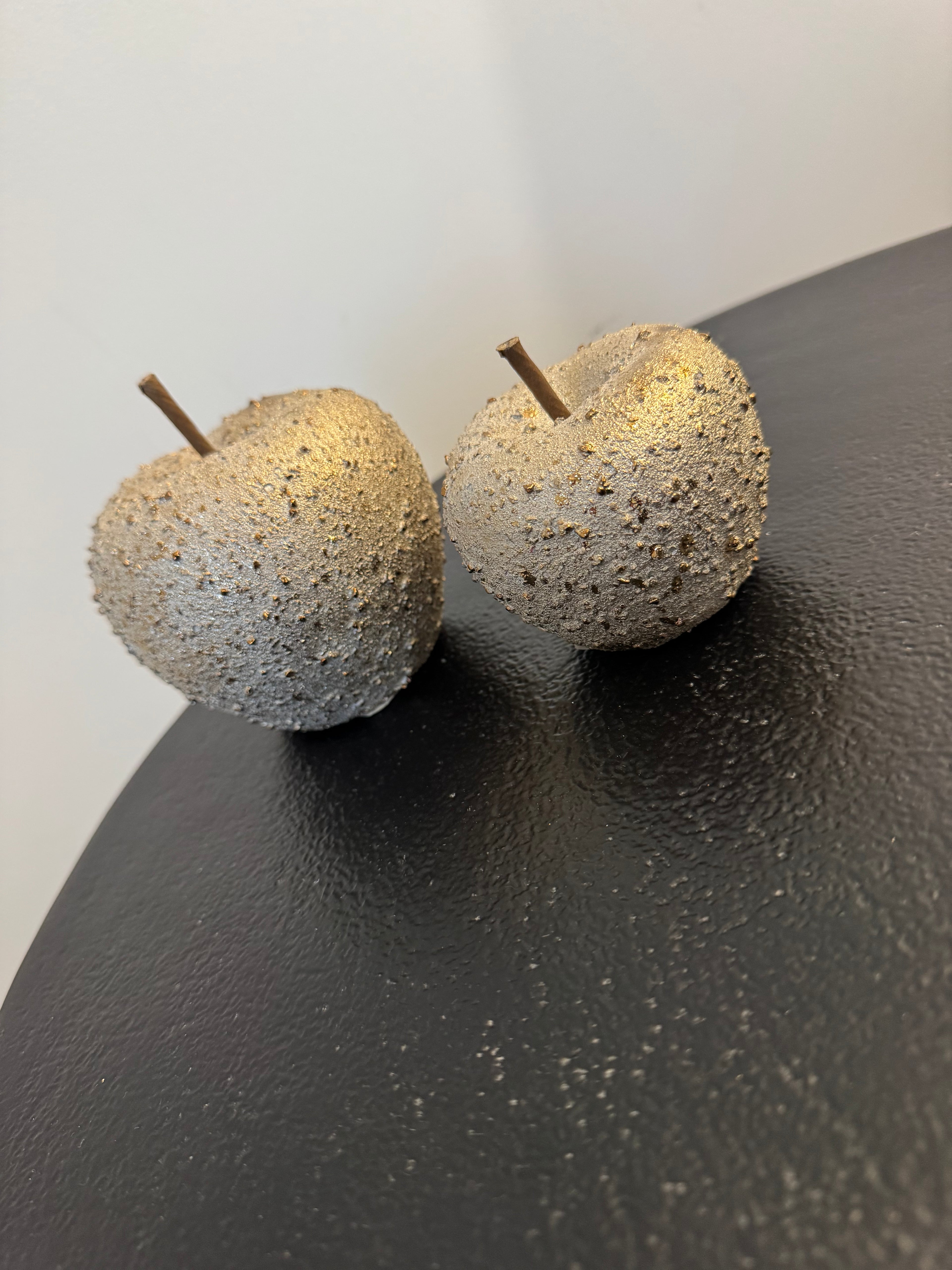 Set de 2 pommes décoratives texturées dorées — Amadeus