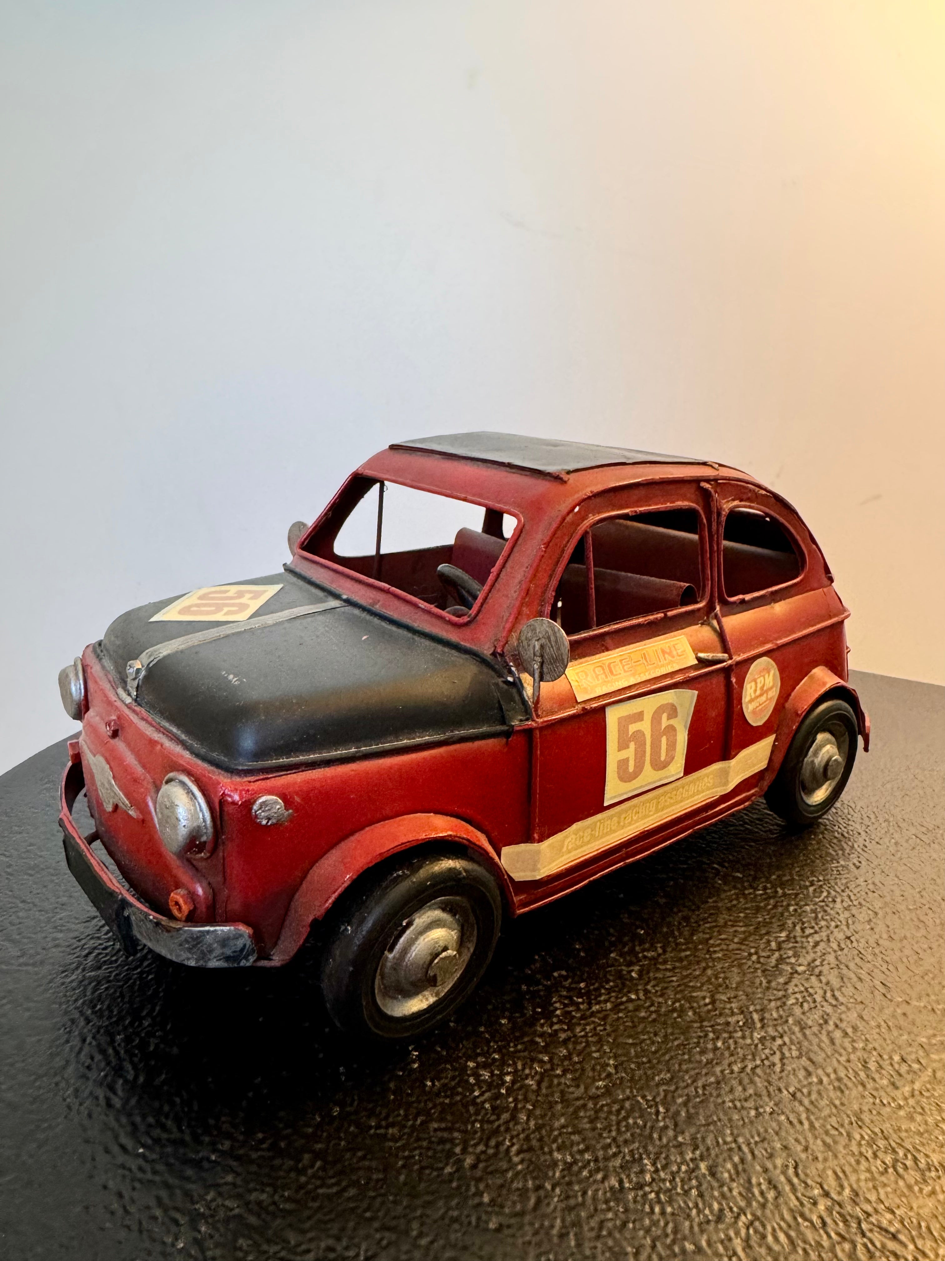 Voiture vintage de course en métal — Objet de décoration rétro neuf