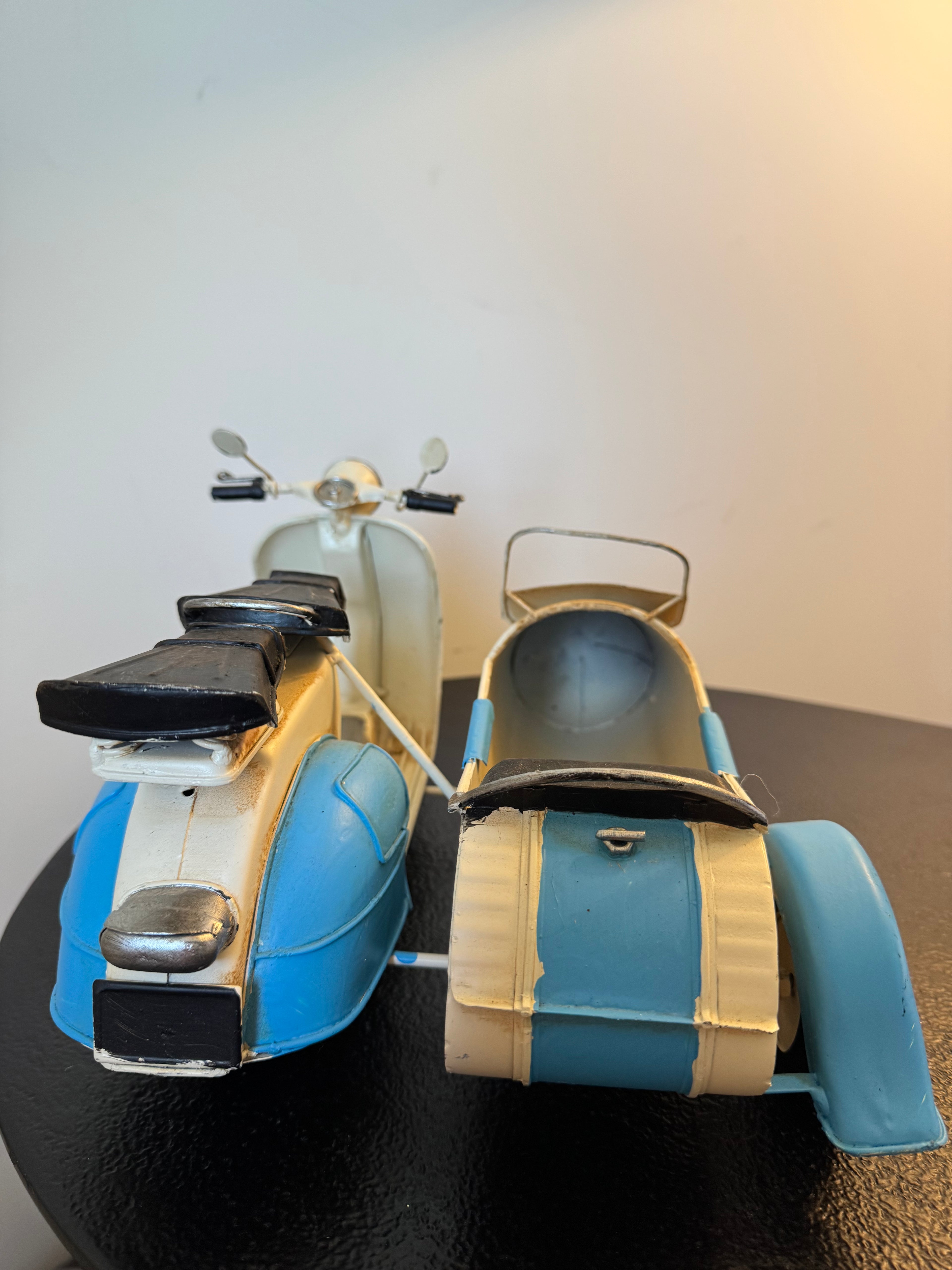 Side-car rétro en métal bleu et jaune — Objet de décoration rétro  neuf