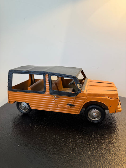 Voiture d'été rétro orange et noire en métal — Objet de décoration rétro neuf