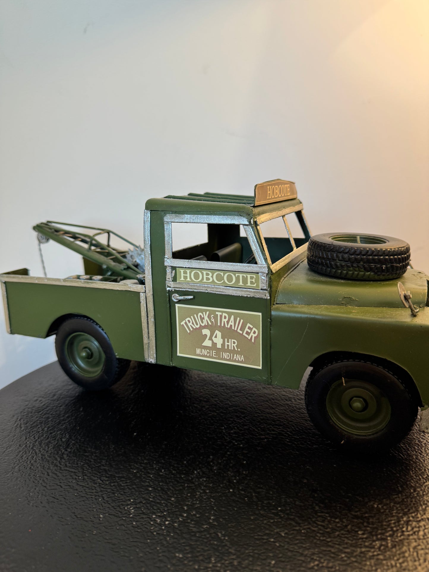 Camion de dépannage 4x4 en métal — Objet de décoration rétro neuf