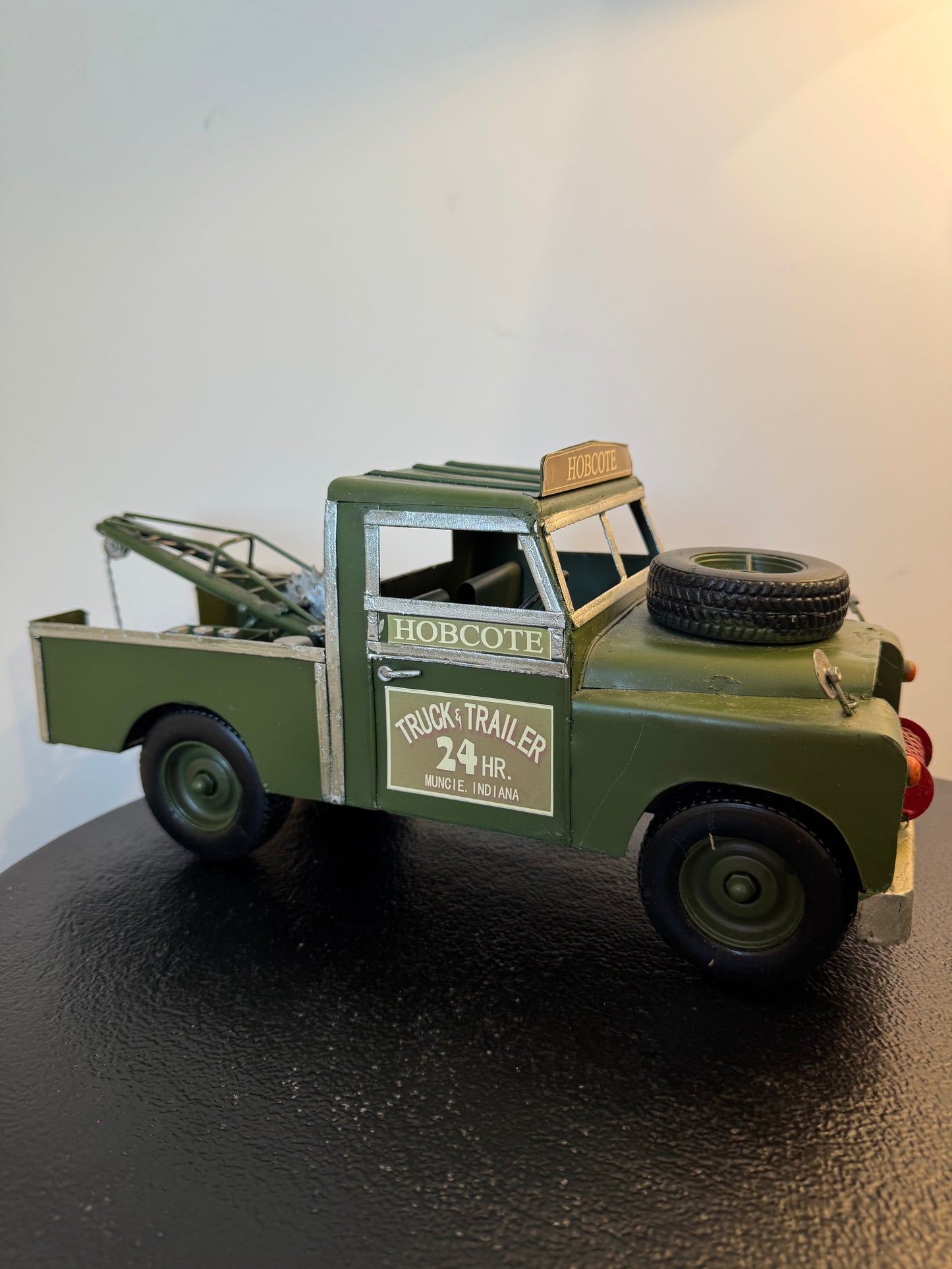 Camion de dépannage 4x4 en métal — Objet de décoration rétro neuf