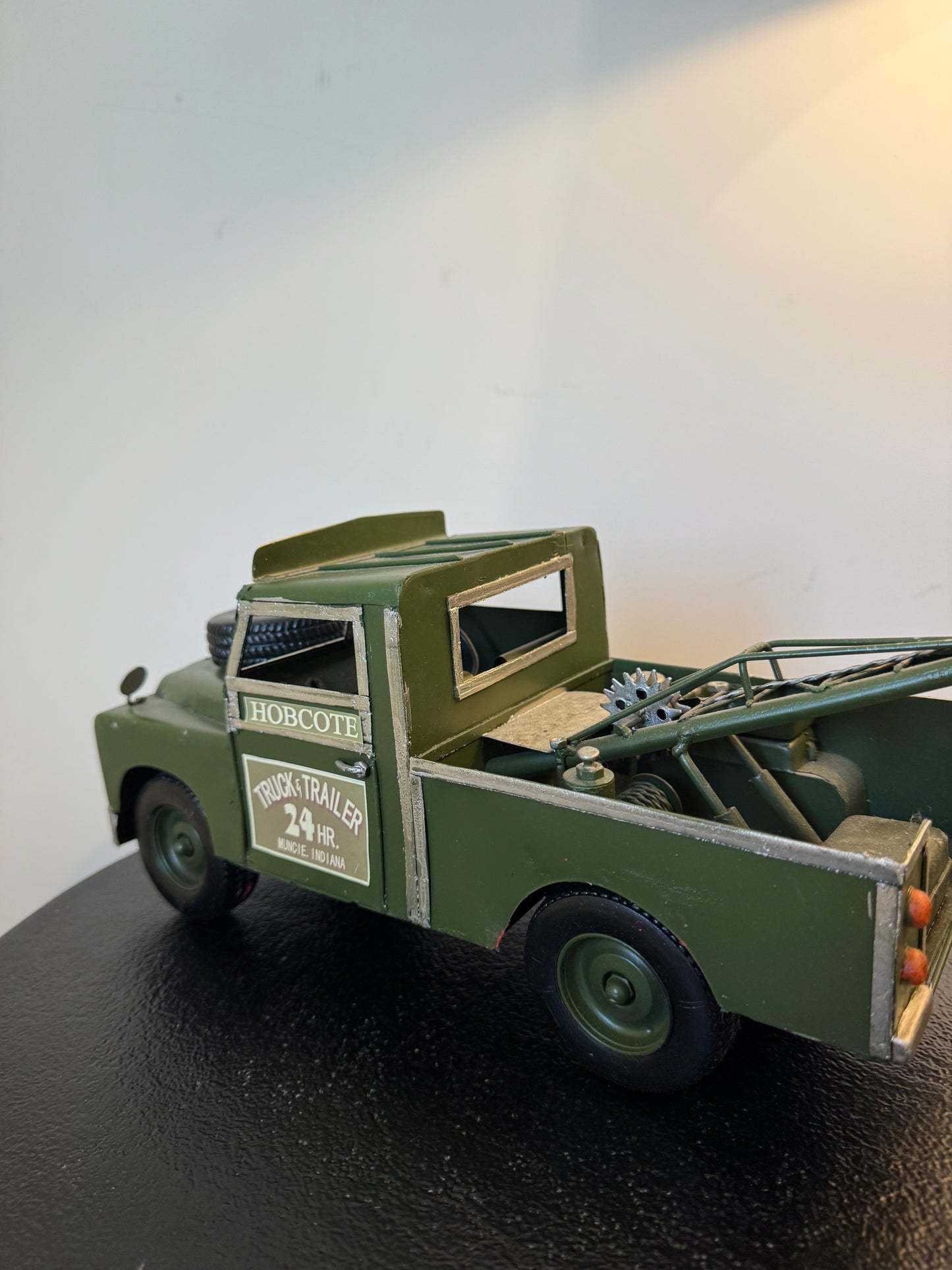 Camion de dépannage 4x4 en métal — Objet de décoration rétro neuf