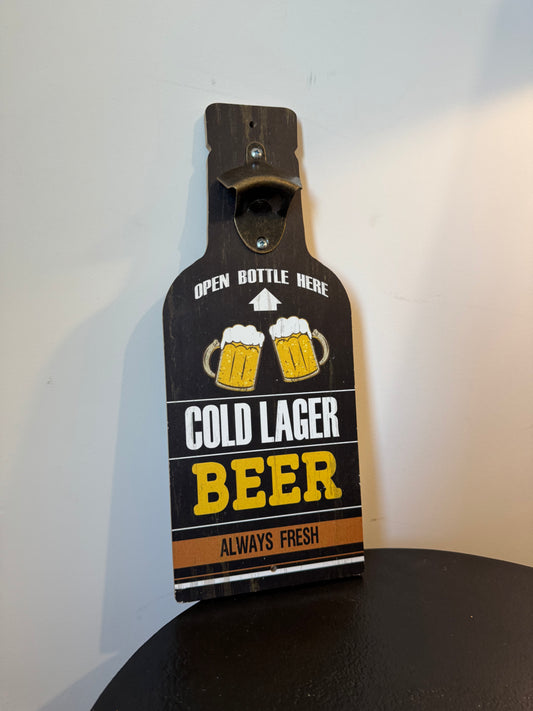 Décapsuleur mural rétro en bois et métal « Cold Lager Beer »